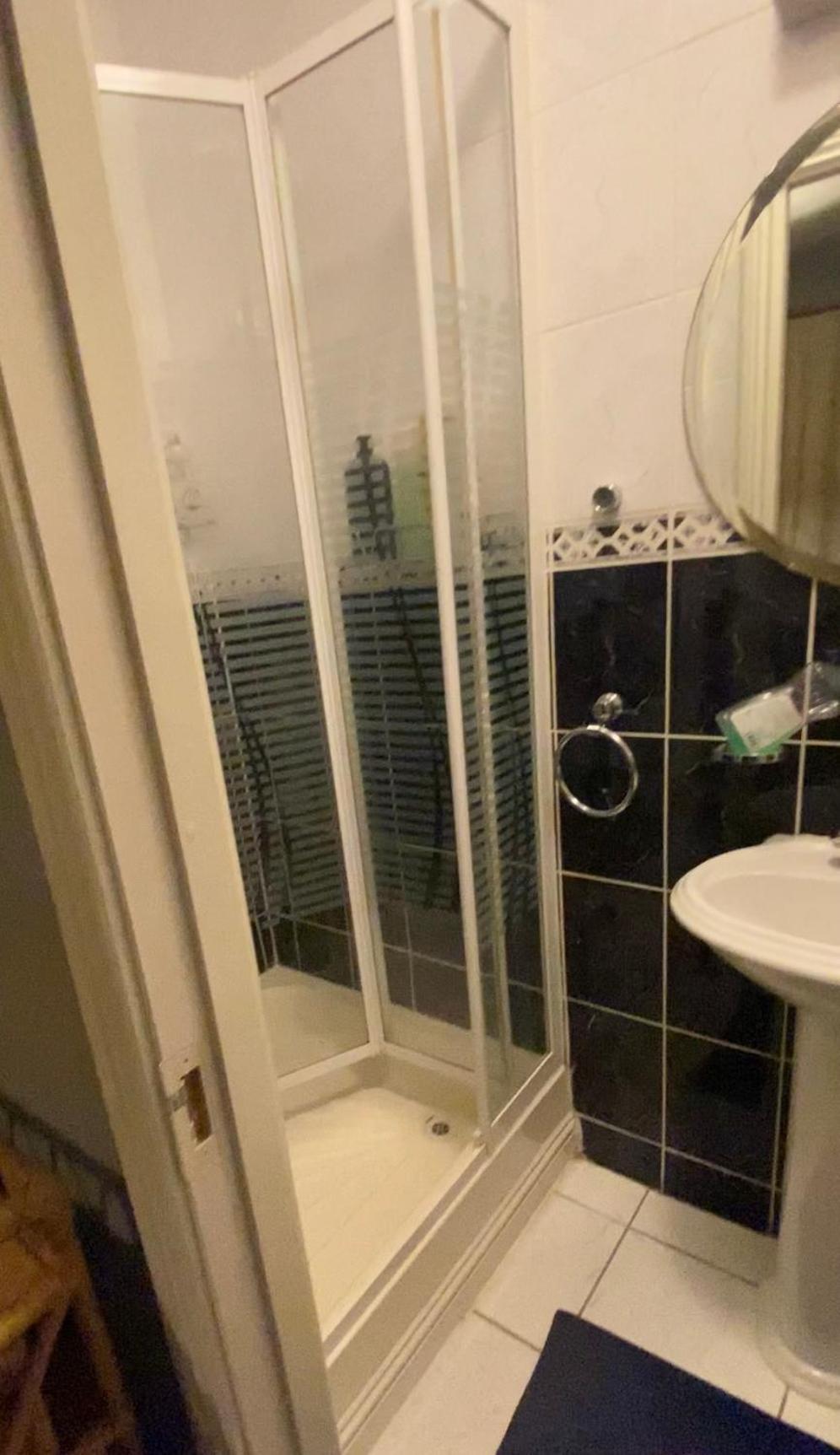 Dorm Room 5-6 People Shared Bathroom Outside Room Dublin Luaran gambar